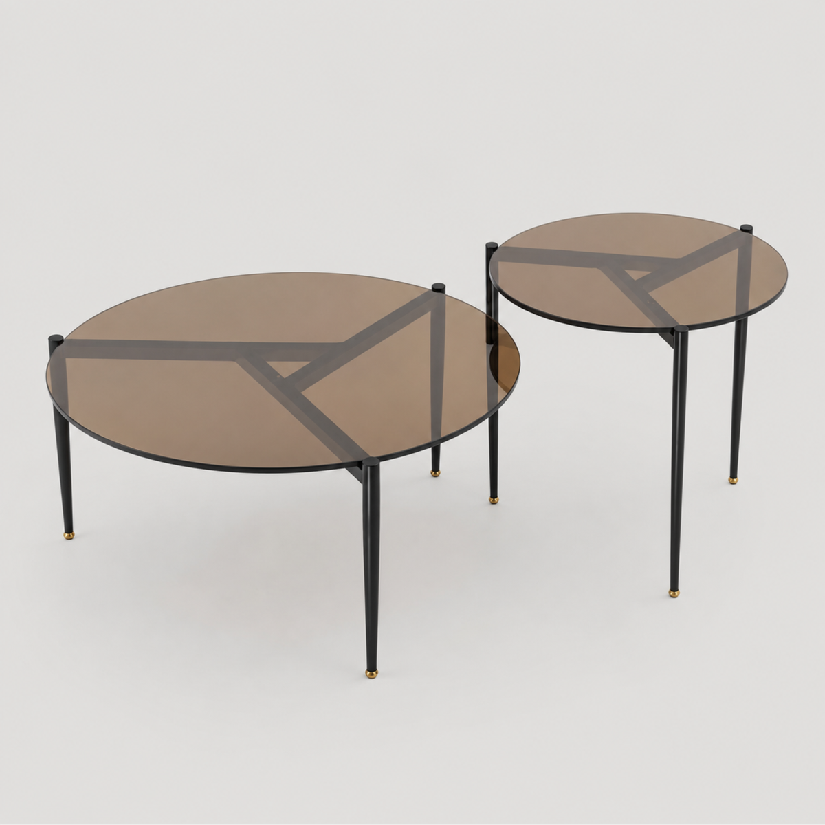 Yona | Duo de tables basses gigognes rondes en verre fumé et métal noir