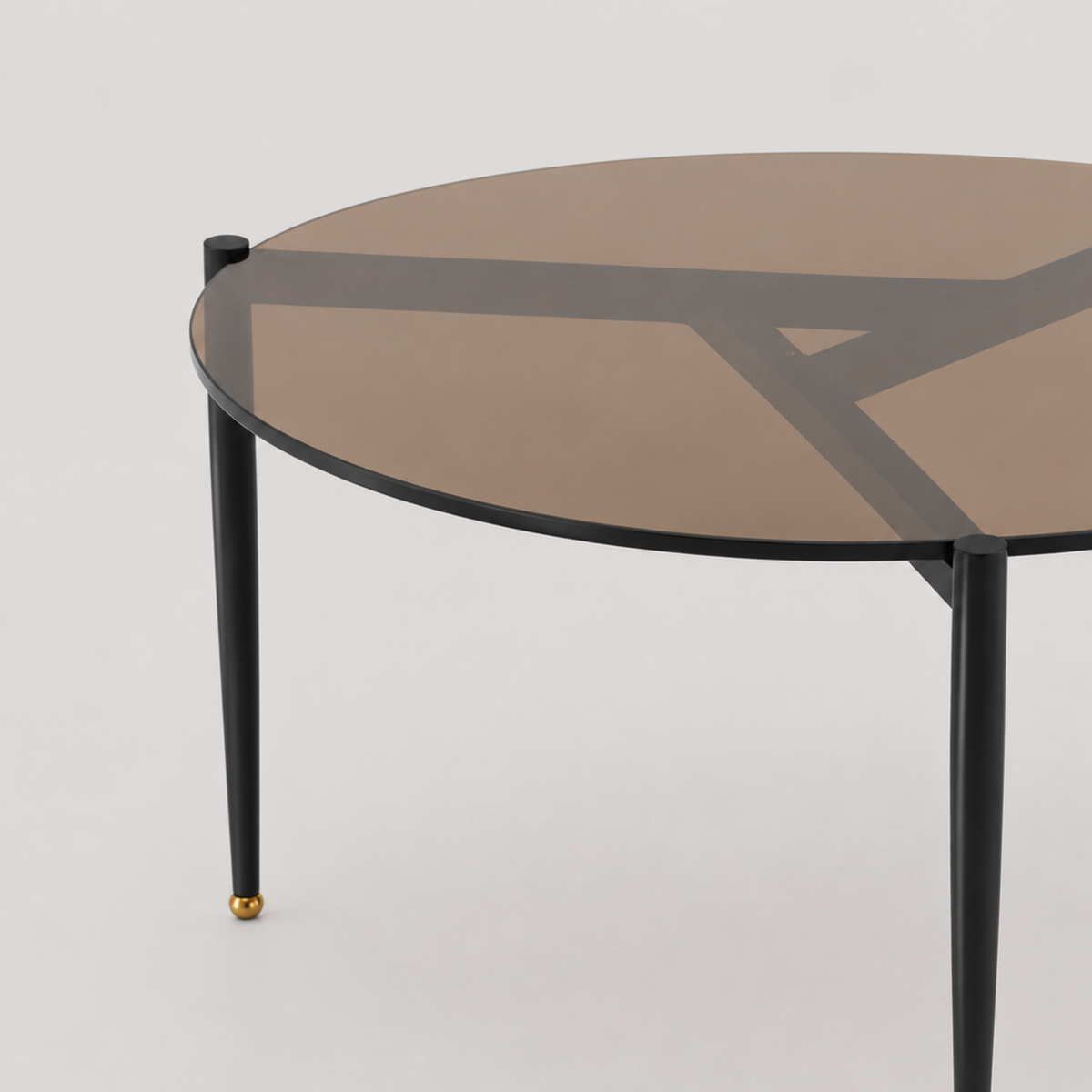 Yona | Duo de tables basses gigognes rondes en verre fumé et métal noir