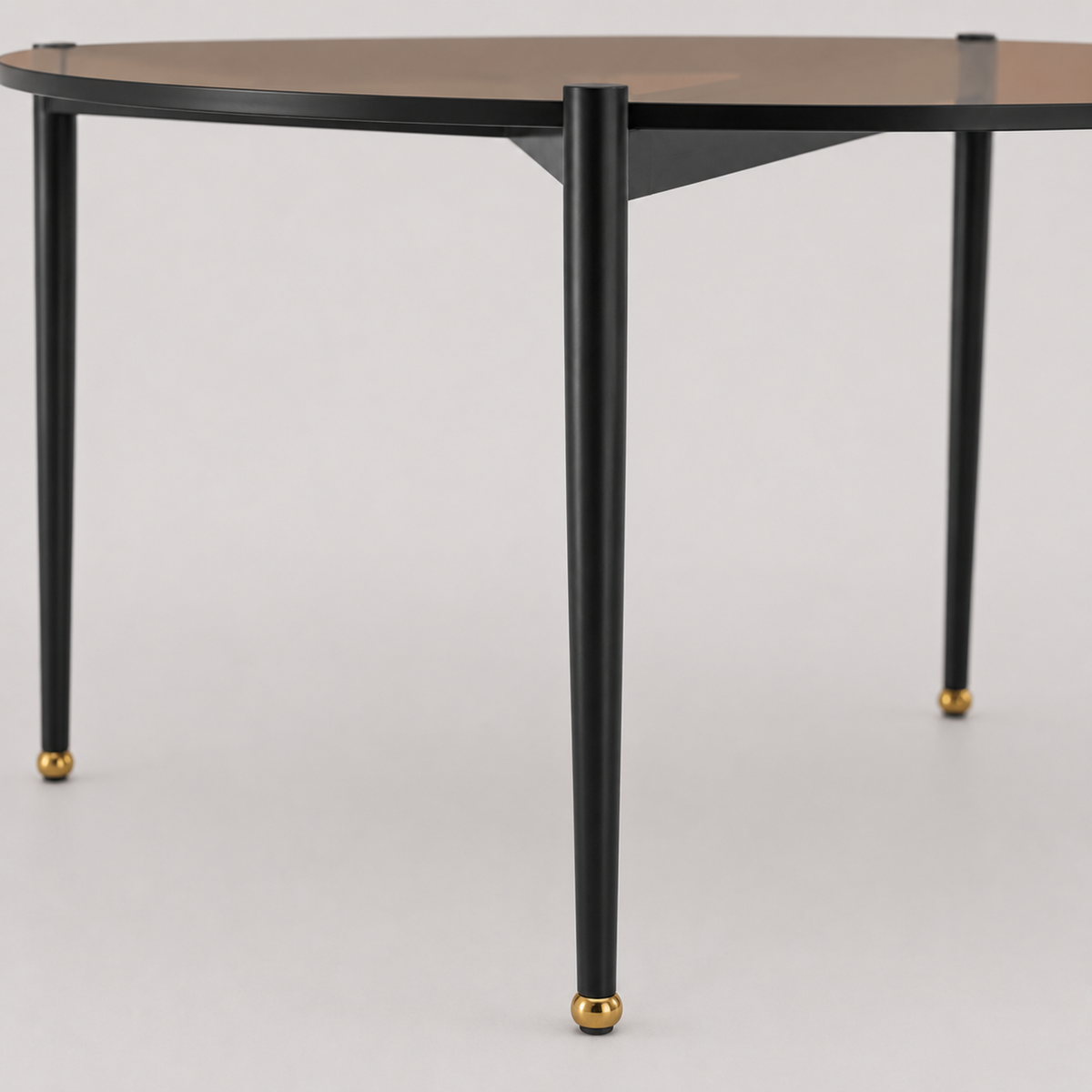Yona | Duo de tables basses gigognes rondes en verre fumé et métal noir