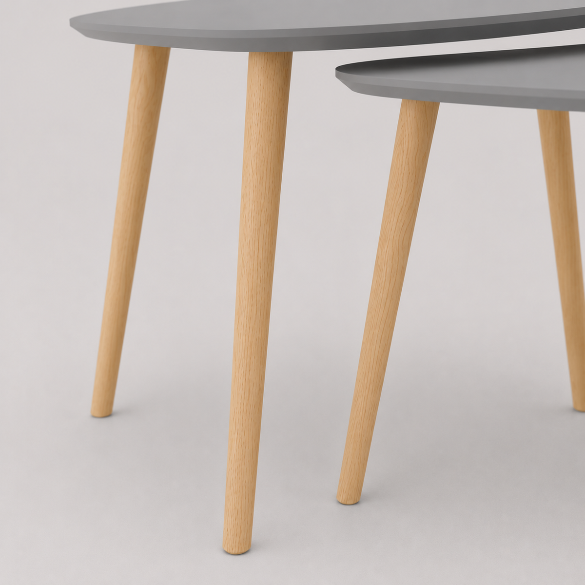 Naïs | Duo de tables basses gigognes organiques en bois et plateau gris