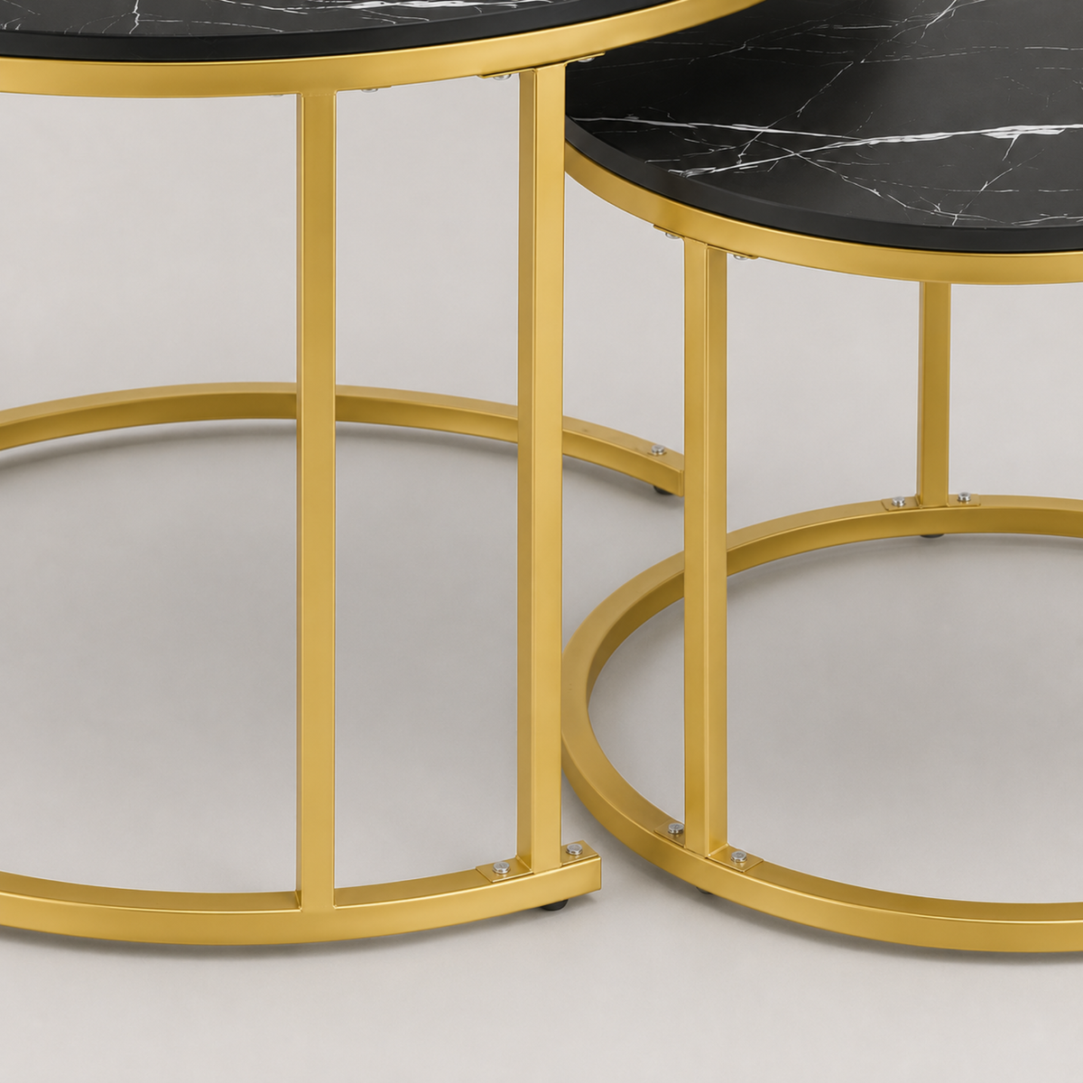 Ilona | Duo de tables basses gigognes rondes en marbre noir et métal doré